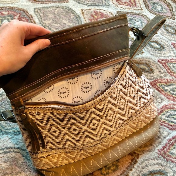 Myra Bag Blending Taste Shoulder Bag - Picture 7 of 10